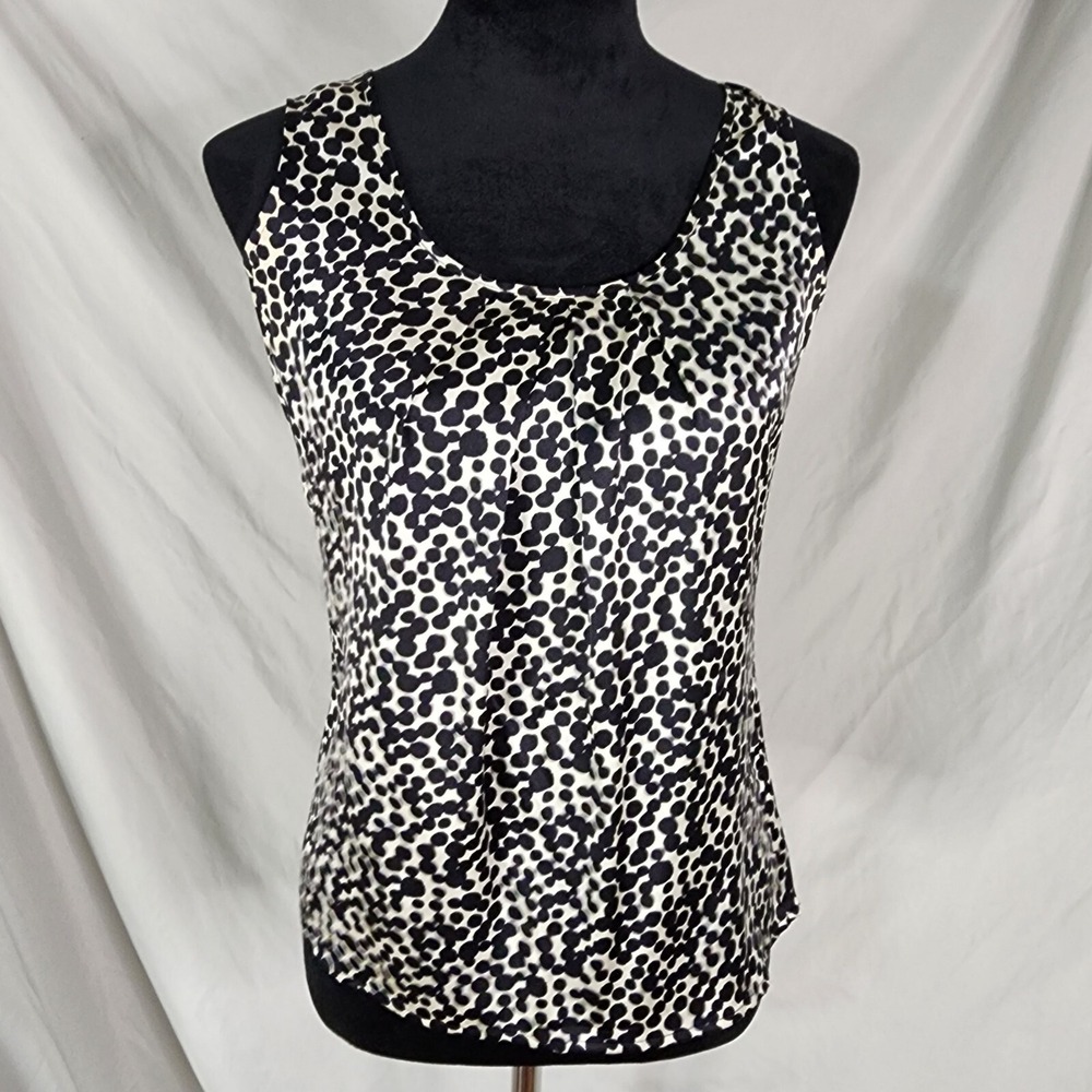 BANANA REPUBLIC Size XS Silk Animal Print Pleated Blouse Keyhole‎ Back Closure